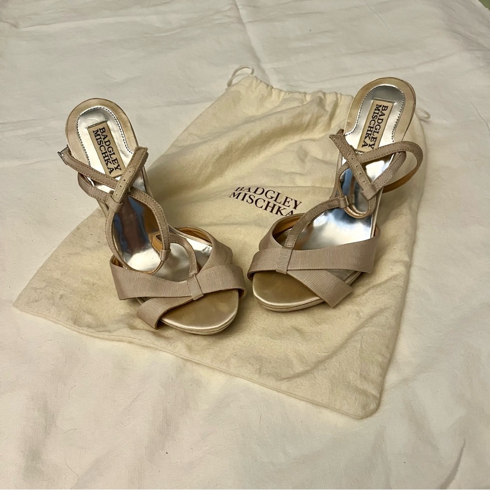 Badgley Mischka Champagne Strappy Heels Size 7
